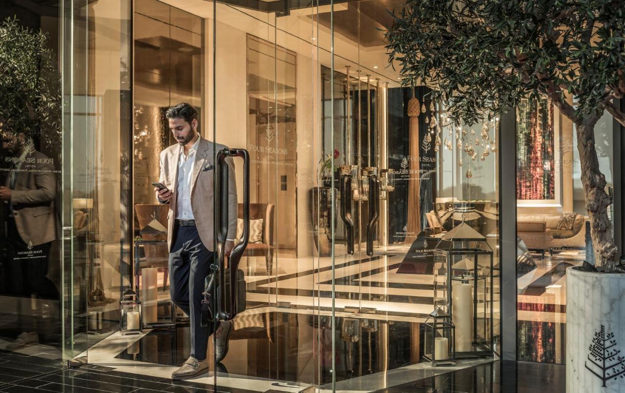 Four Seasons International Financial Centre Отель